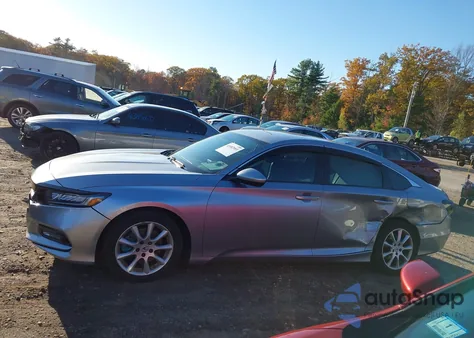 2018 Honda Accord Sport z USA, uszkodzony, nr VIN 1HGCV1F3XJA100979